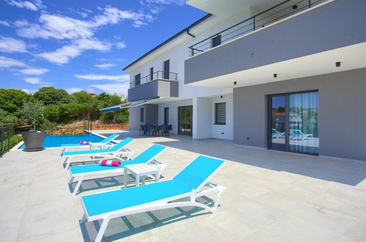 Unique Apartment With Private Pool Krk Town Exterior photo